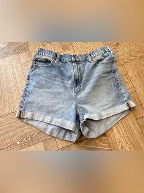 Garage HR moms 80s Light Wash Denim Women’s Shorts size 31